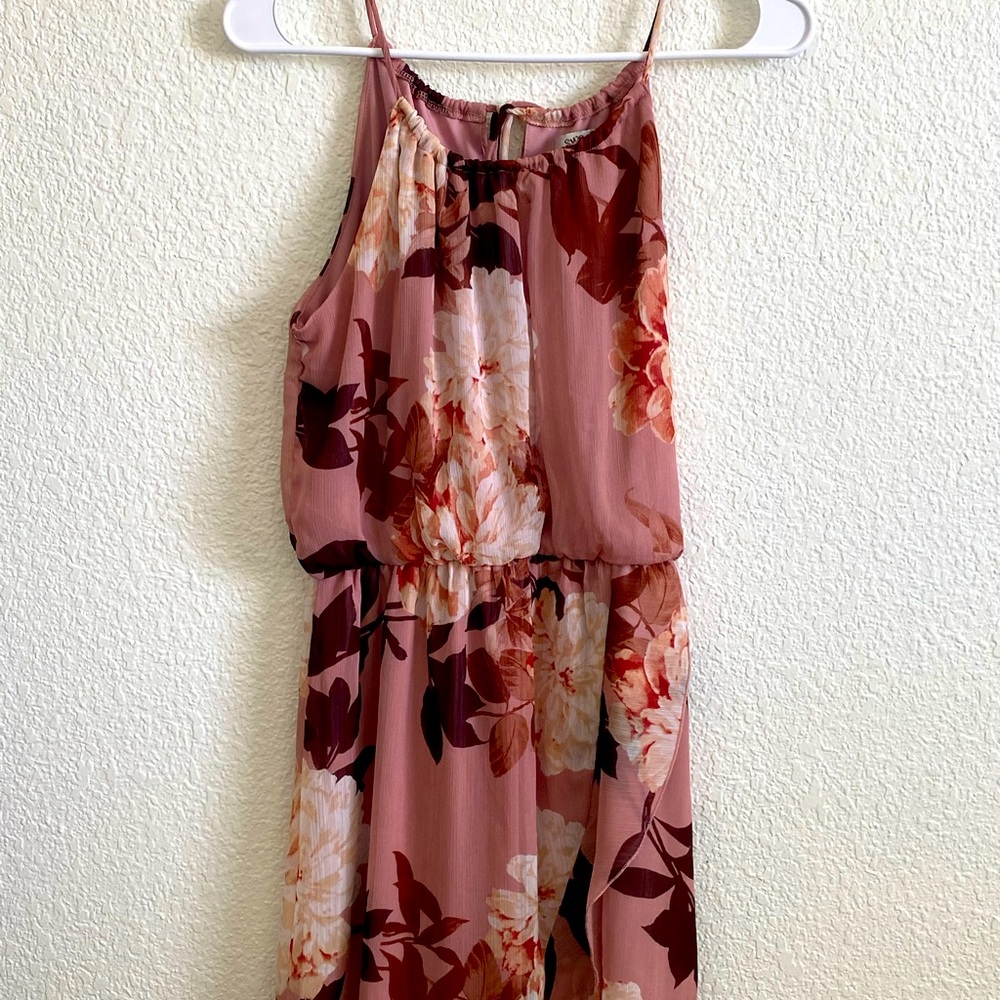 Short dress, perfect for summer, in style colors